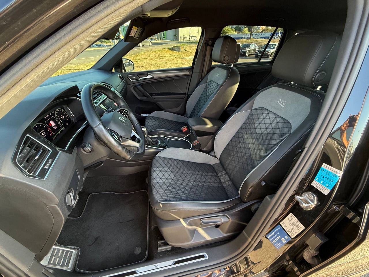 Volkswagen Tiguan R - фото 24