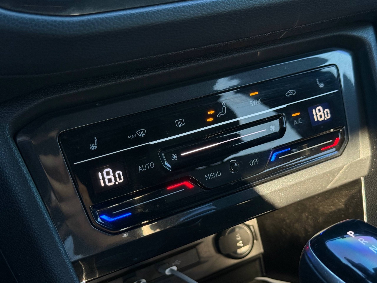 Volkswagen Tiguan R - фото 42