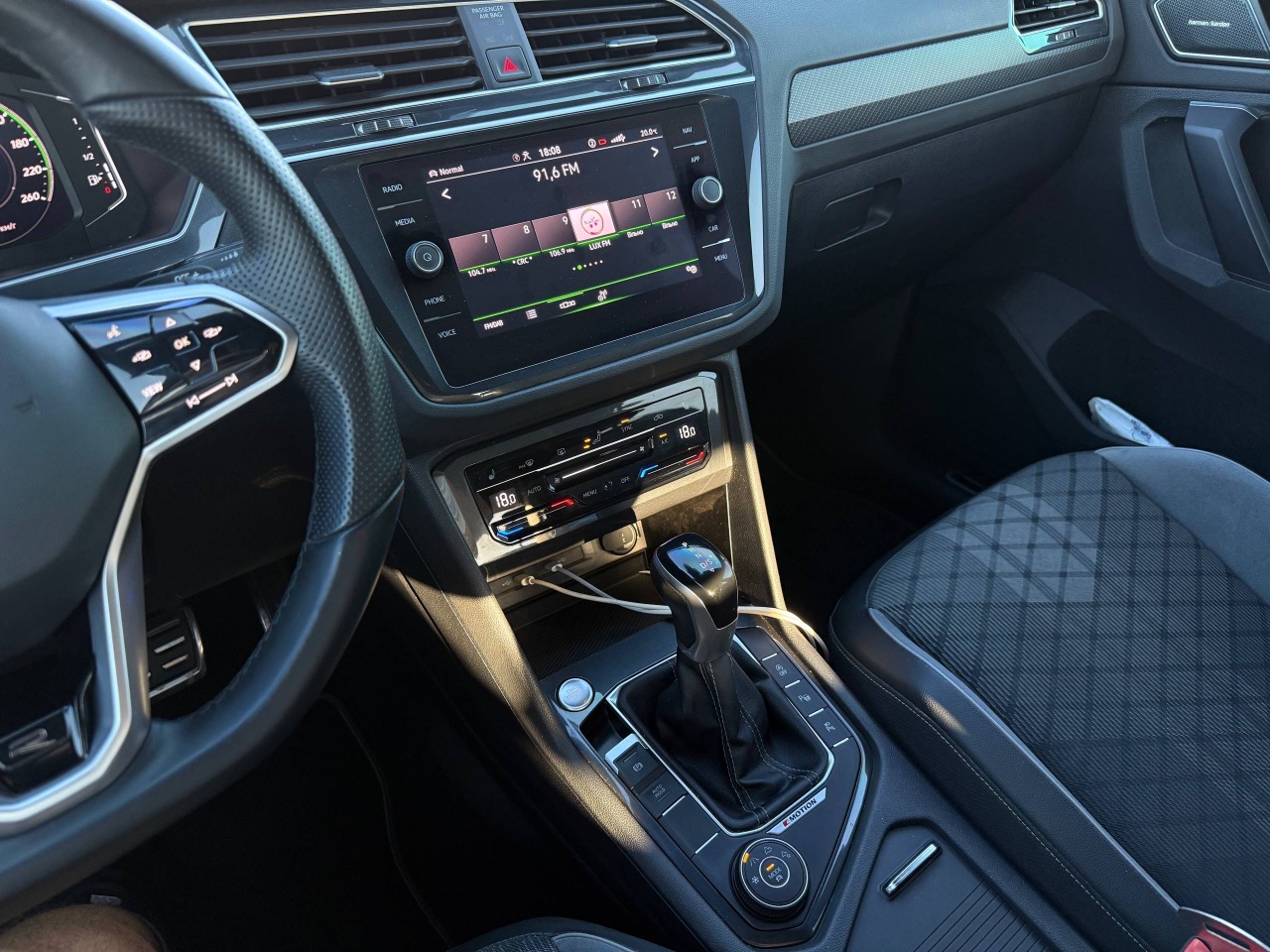 Volkswagen Tiguan R - фото 41