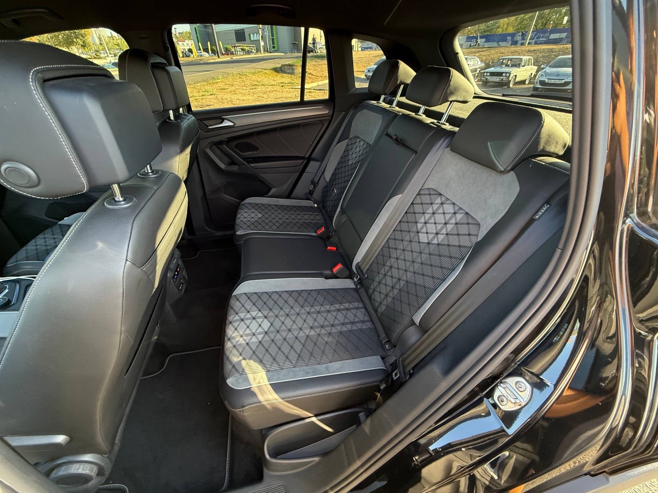 Volkswagen Tiguan R - фото 25