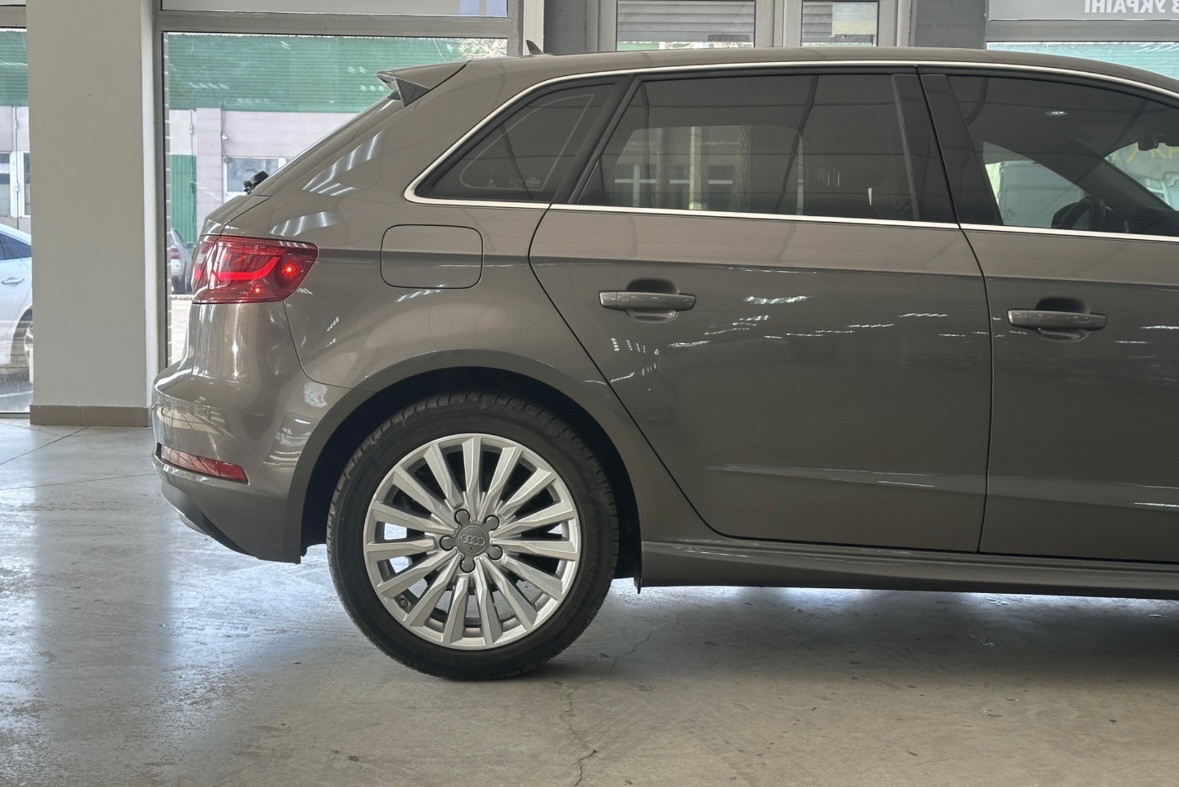 Audi A3 - фото 9