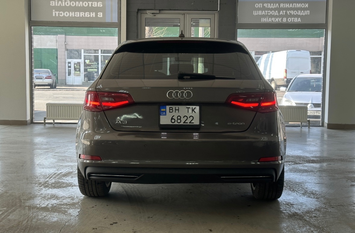 Audi A3 - фото 12