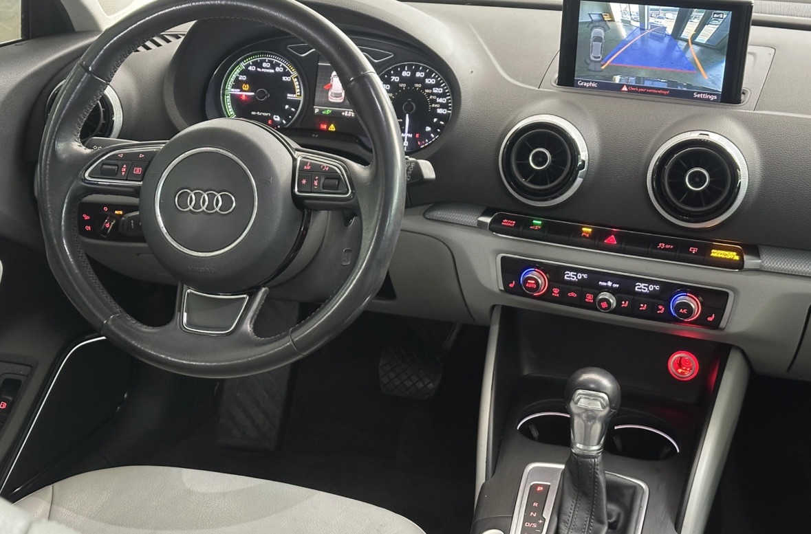 Audi A3 - фото 32