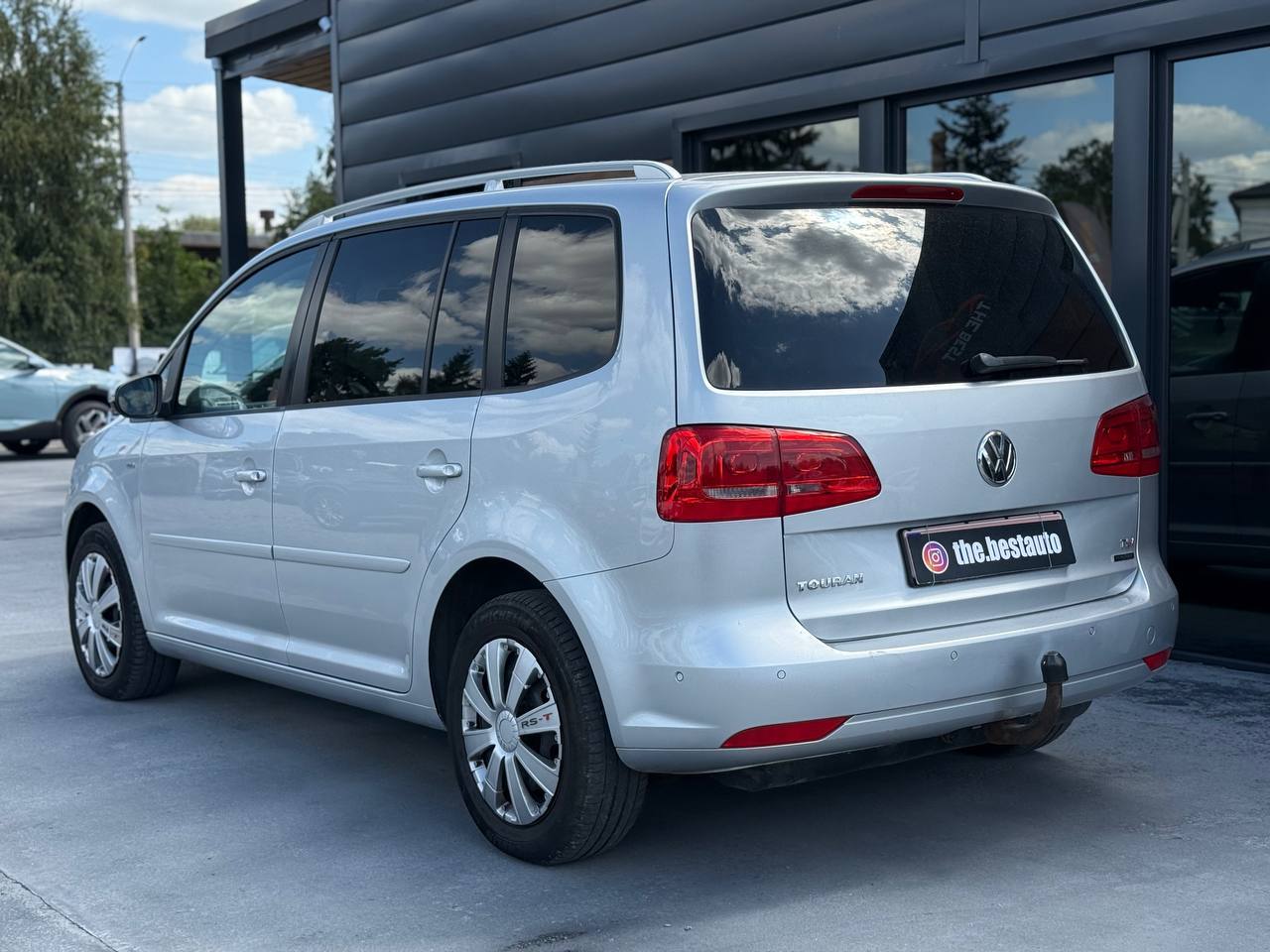 Volkswagen Touran - фото 7