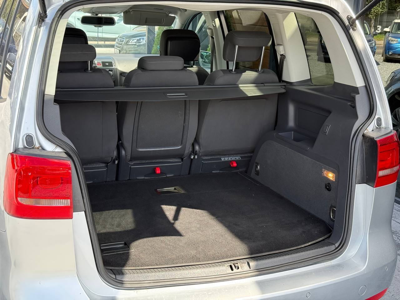 Volkswagen Touran - фото 47