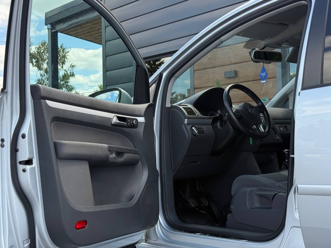 Volkswagen Touran - фото 13