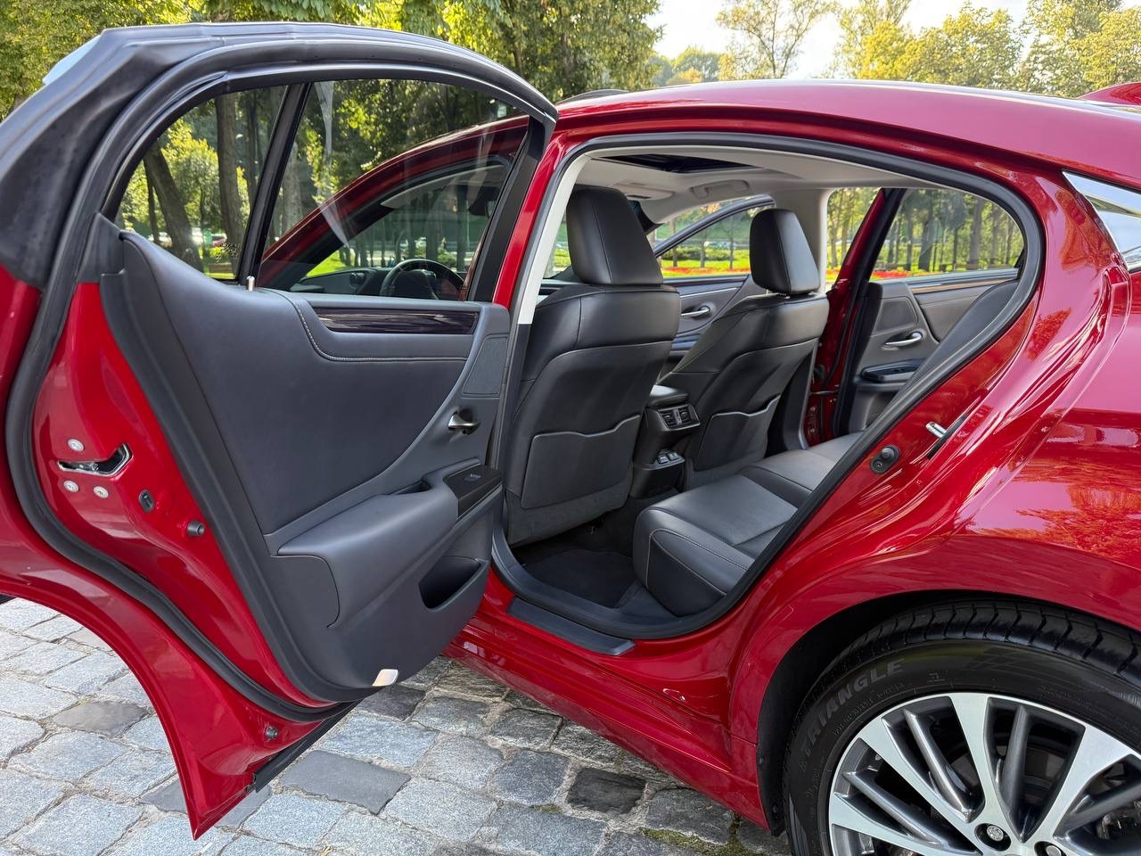 Lexus ES - фото 8