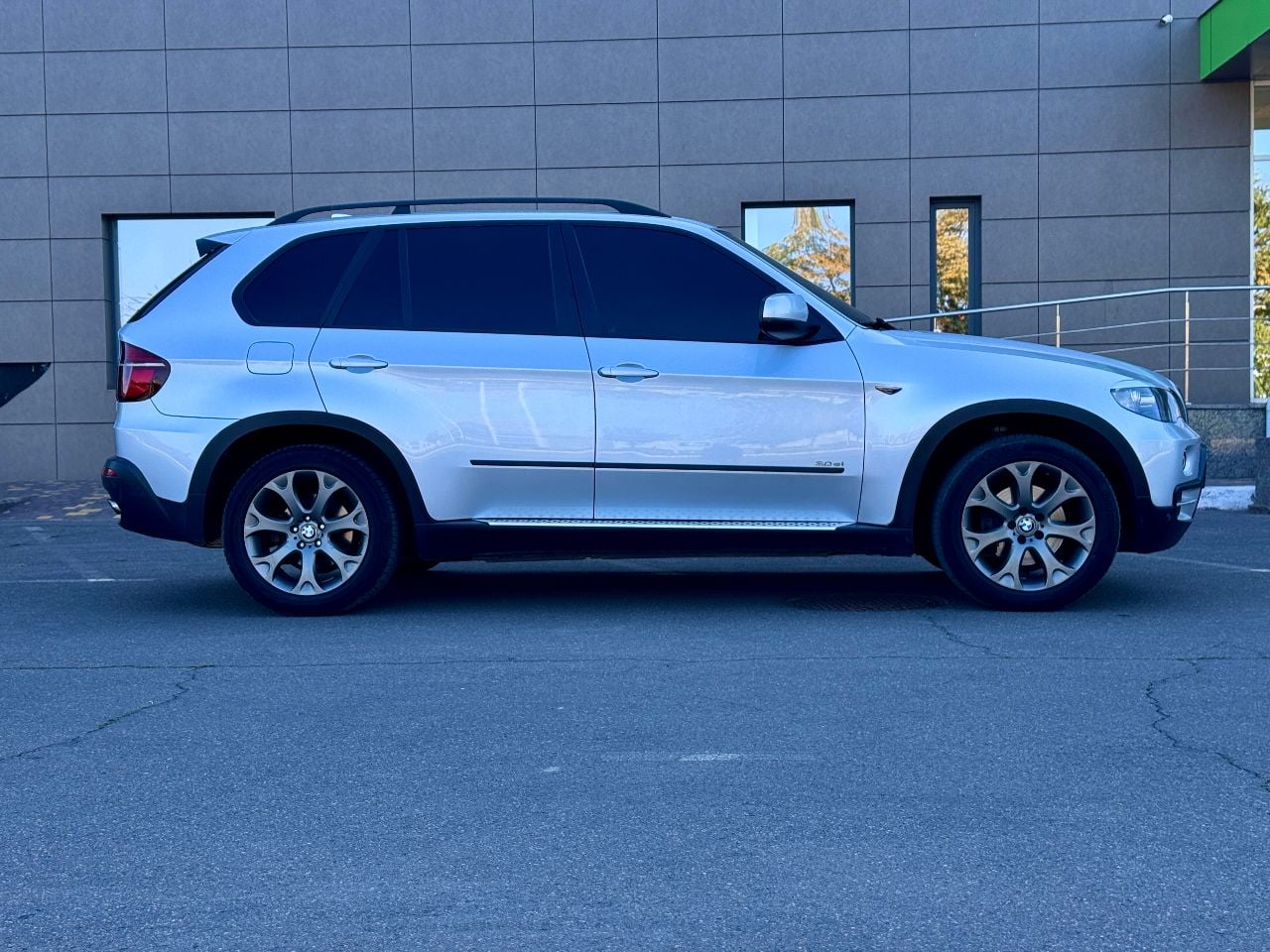 BMW X5 - фото 7