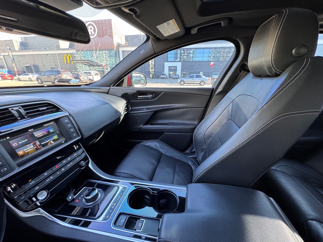 Jaguar XE - фото 45