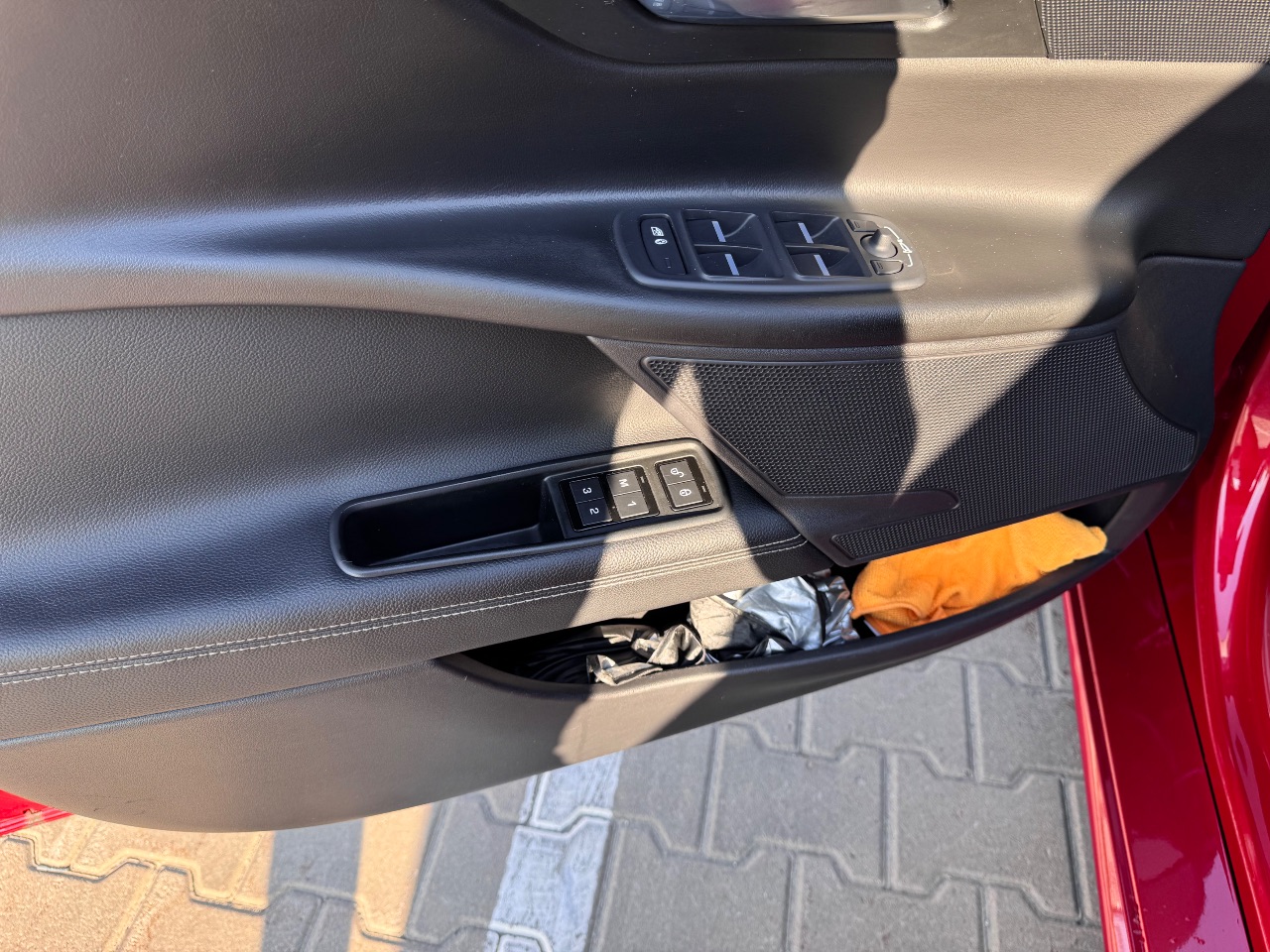 Jaguar XE - фото 35