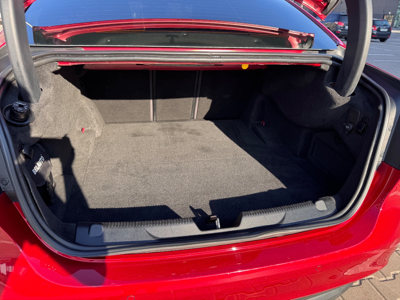 Jaguar XE - фото 24