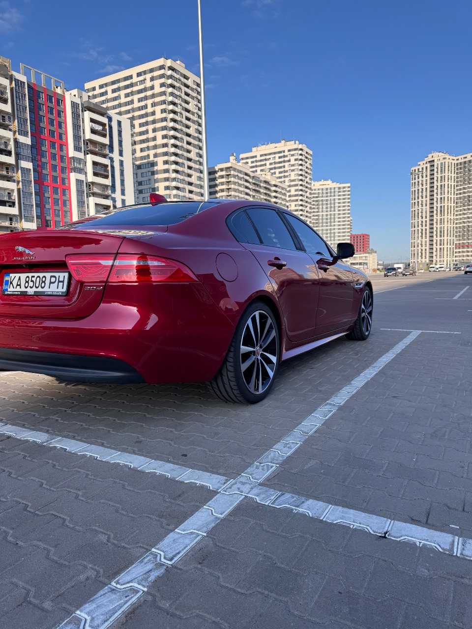 Jaguar XE - фото 15