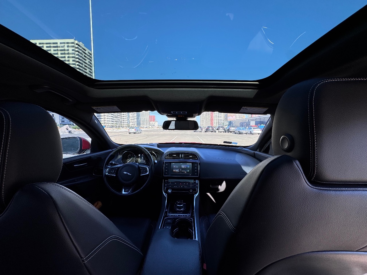 Jaguar XE - фото 47