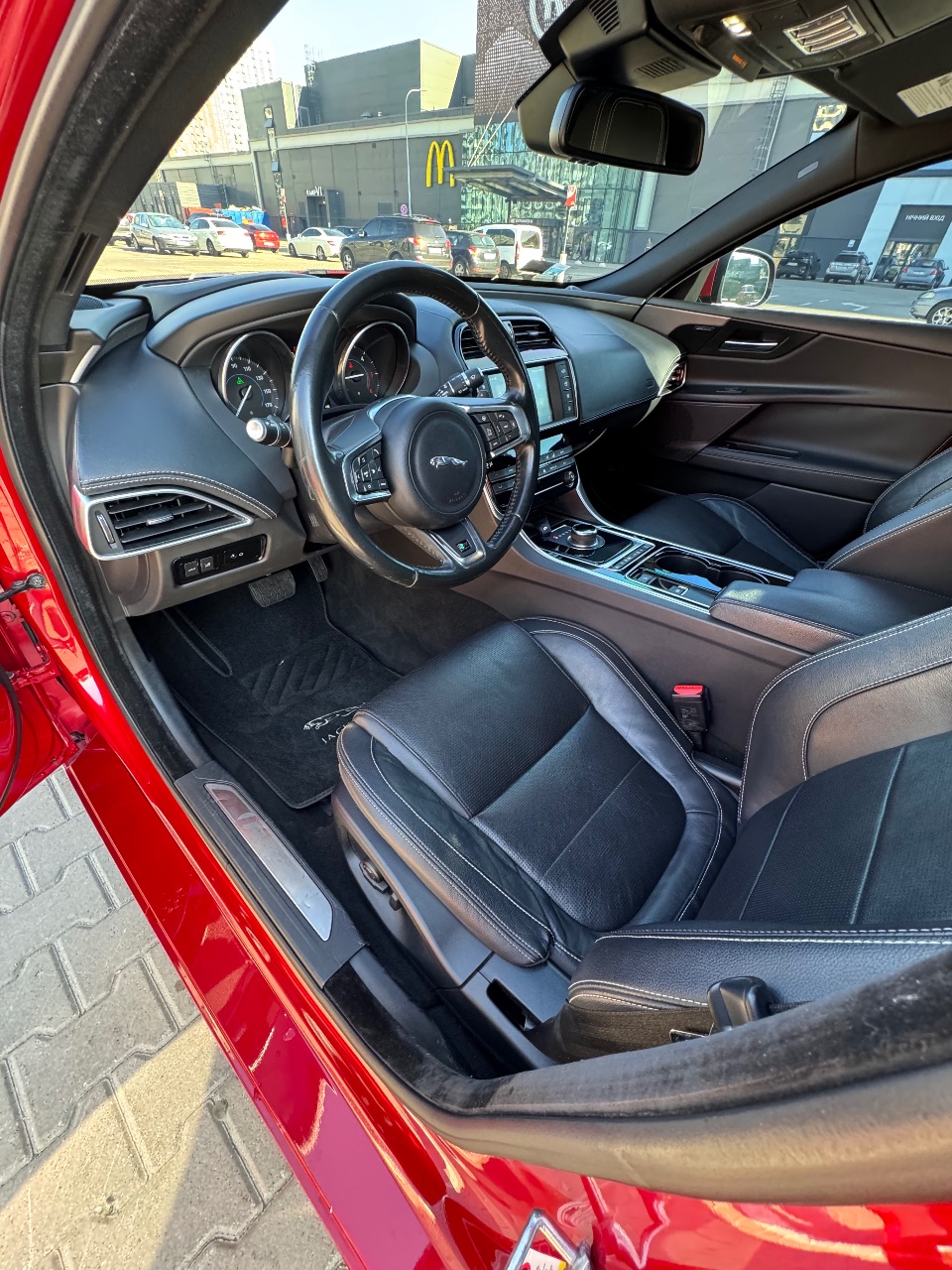 Jaguar XE - фото 44