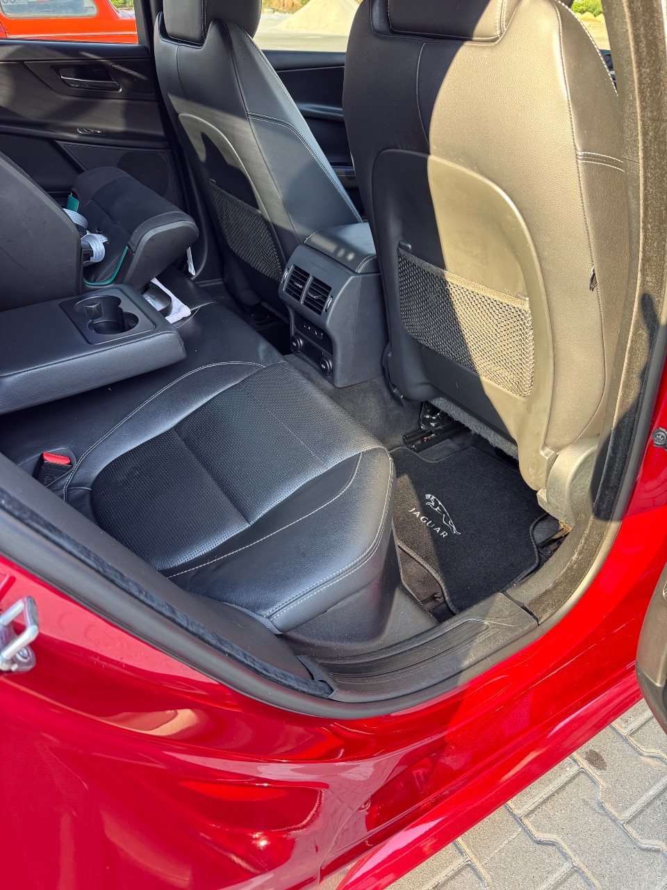 Jaguar XE - фото 30