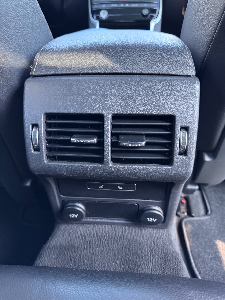 Jaguar XE - фото 39