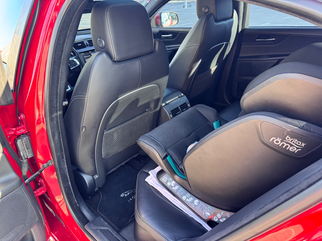 Jaguar XE - фото 33