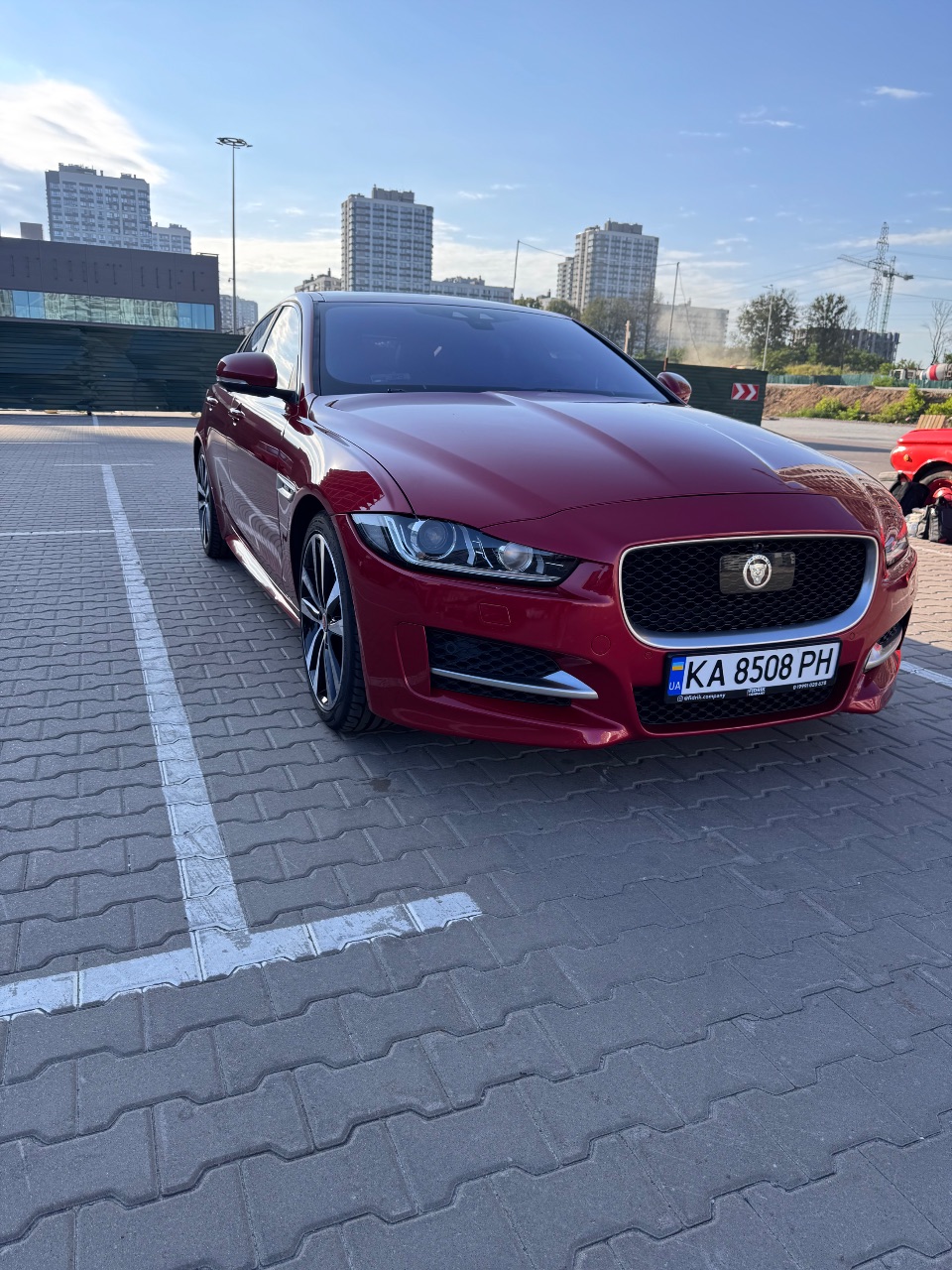 Jaguar XE - фото 6