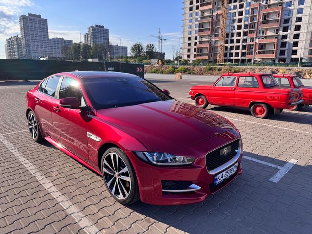 Jaguar XE - зображення 1