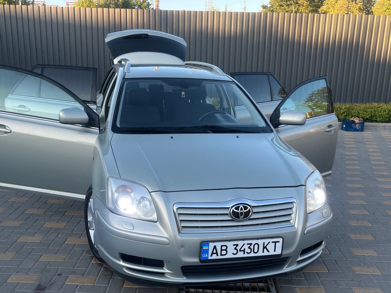 Toyota Avensis - фото 9