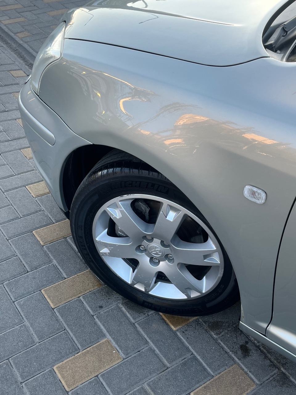 Toyota Avensis - фото 7