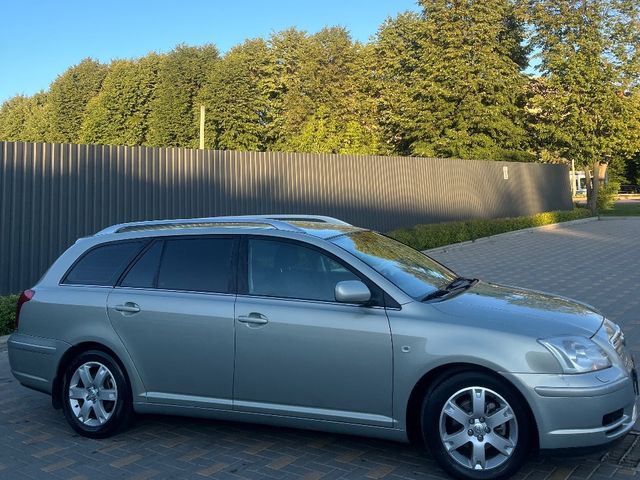 Toyota Avensis - зображення 2