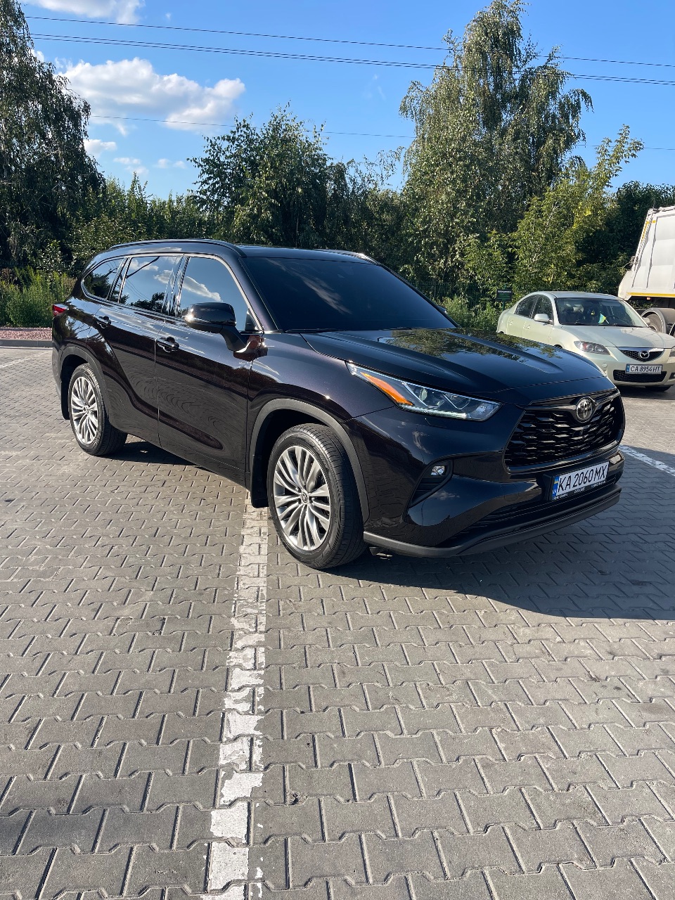 Toyota Highlander - фото 1