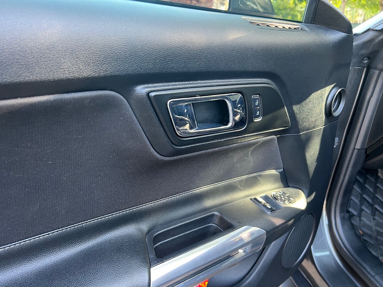 Ford Mustang - фото 23