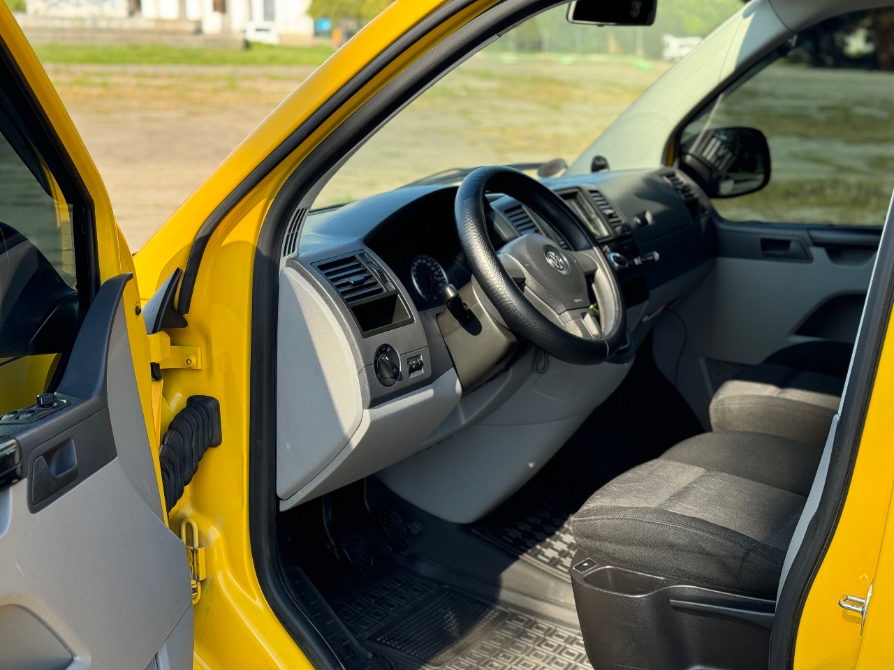 Volkswagen Transporter - фото 8