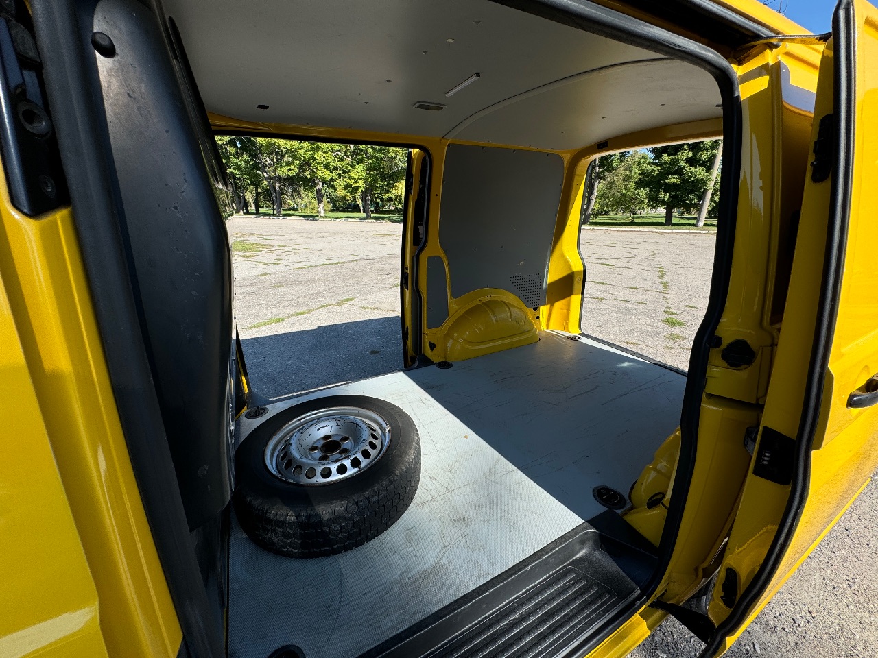 Volkswagen Transporter - фото 16