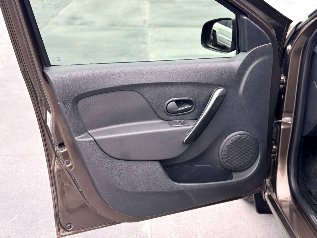 Renault Sandero - фото 19