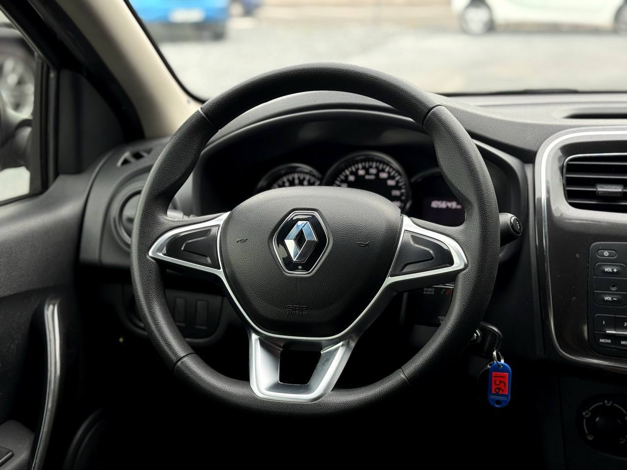 Renault Sandero - фото 35