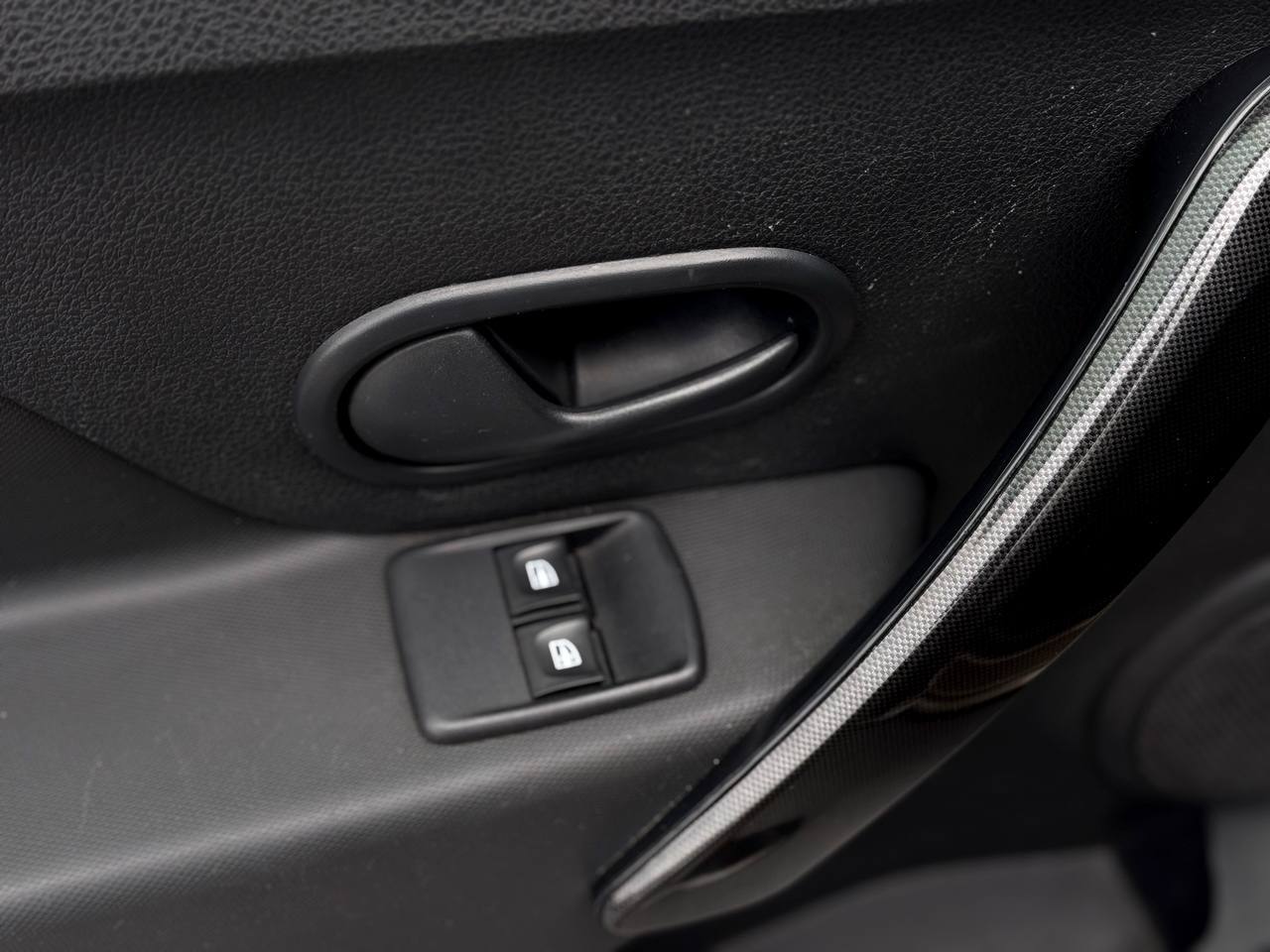 Renault Sandero - фото 20