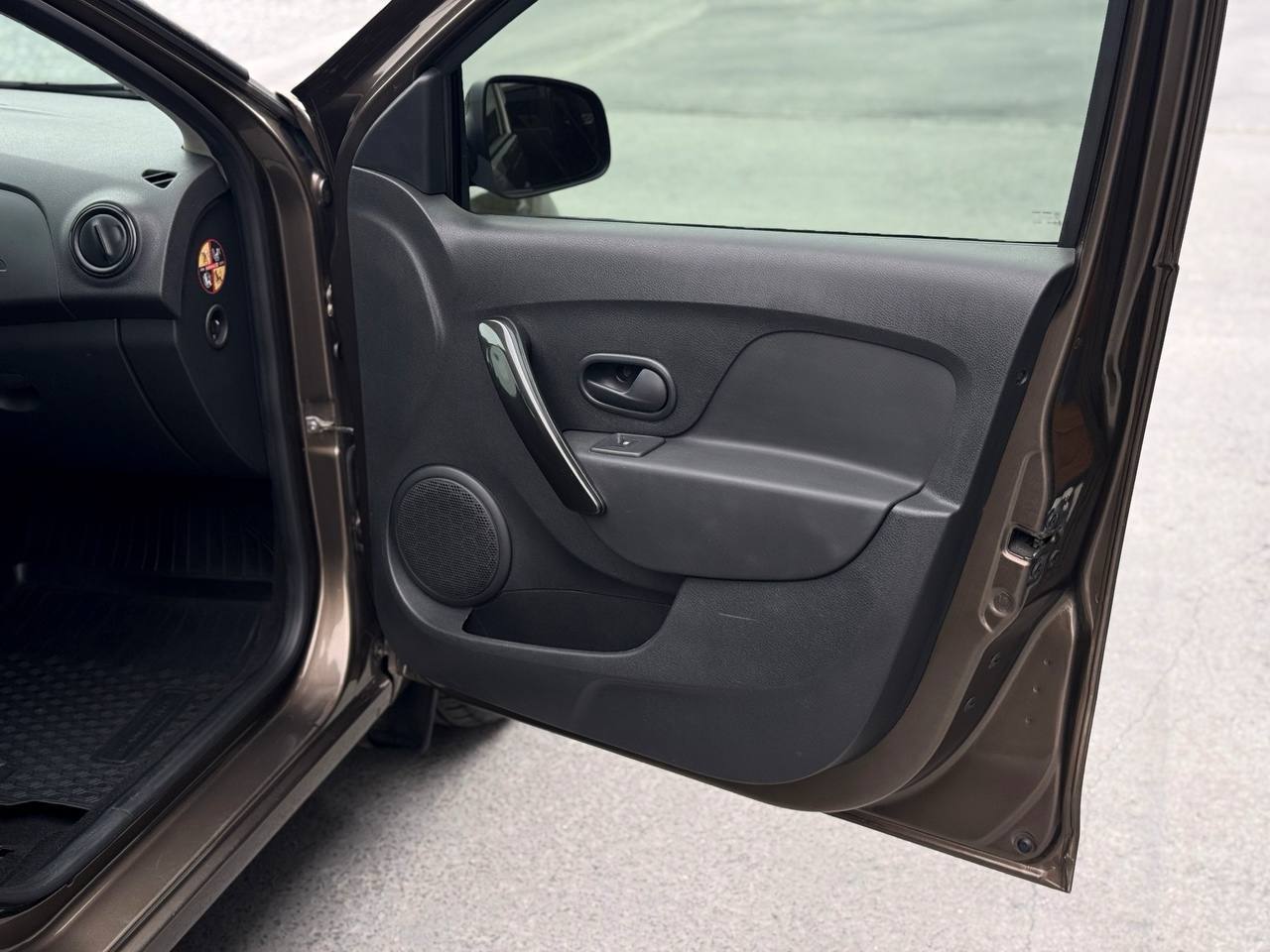 Renault Sandero - фото 31