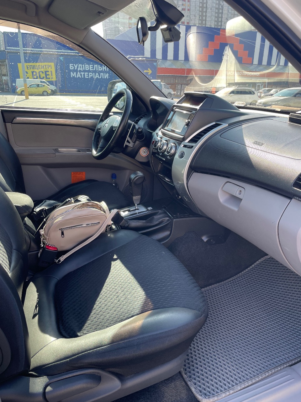 Mitsubishi Pajero Sport - фото 20