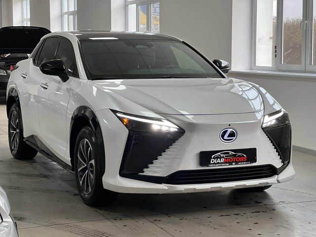 Lexus RZ - фото 1