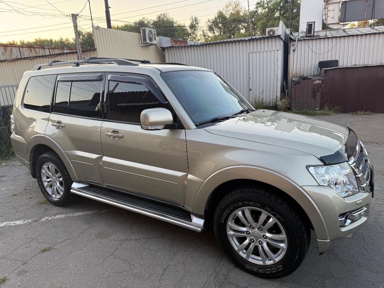 Mitsubishi Pajero - фото 2