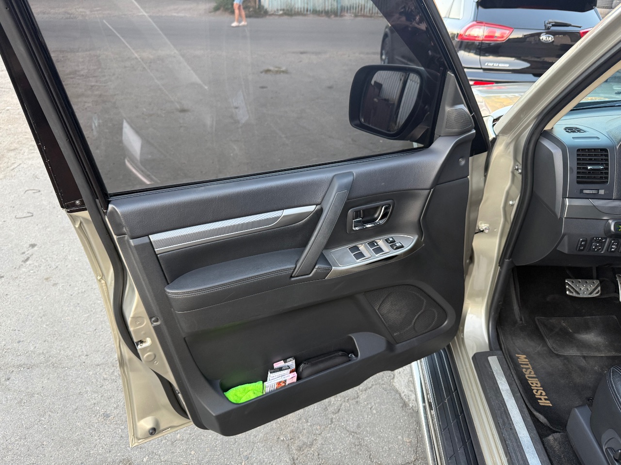 Mitsubishi Pajero - фото 5