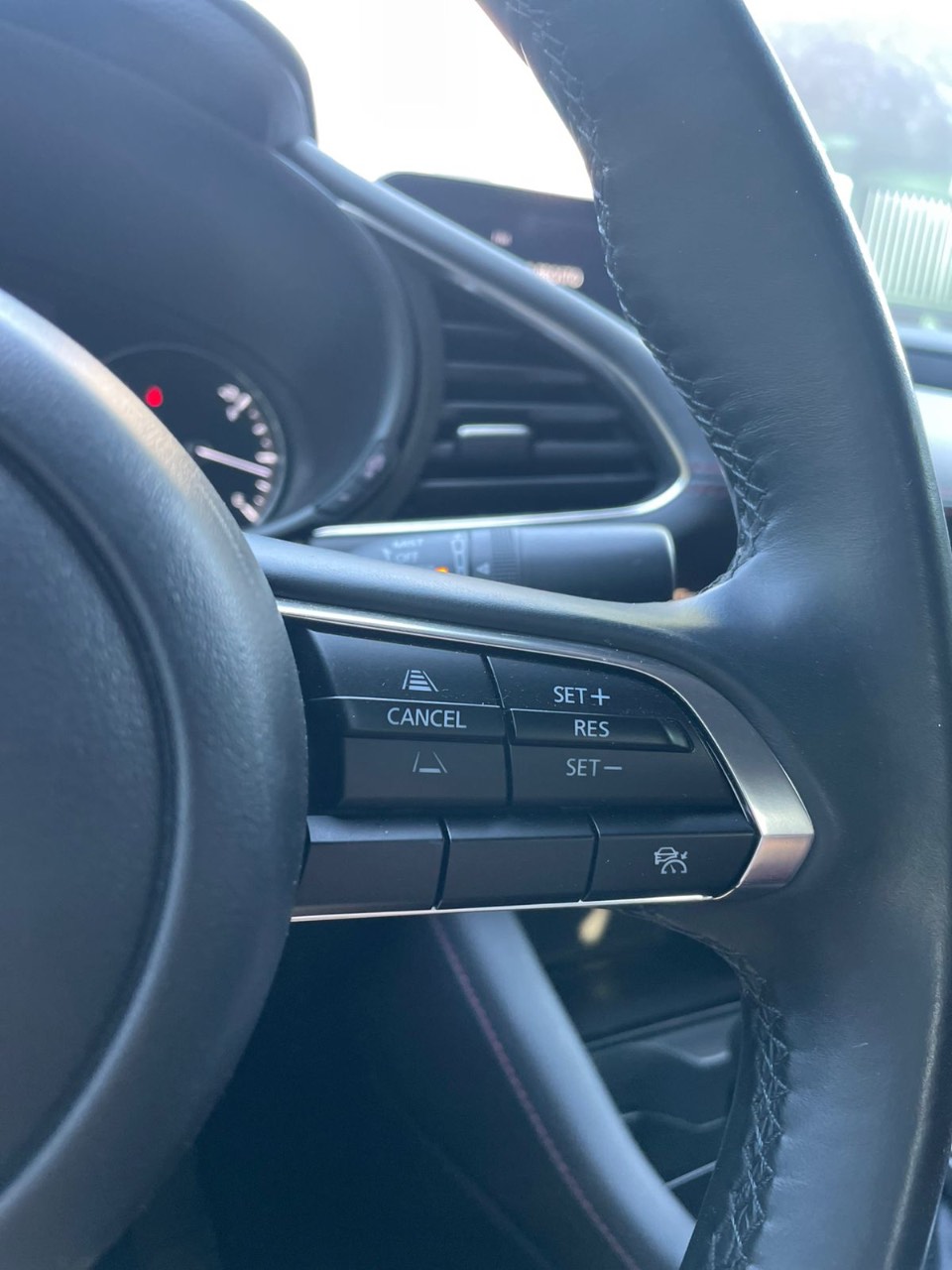 Mazda 3 - фото 15