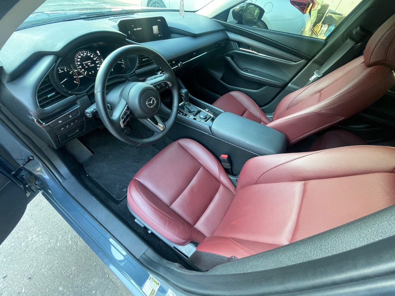 Mazda 3 - фото 1