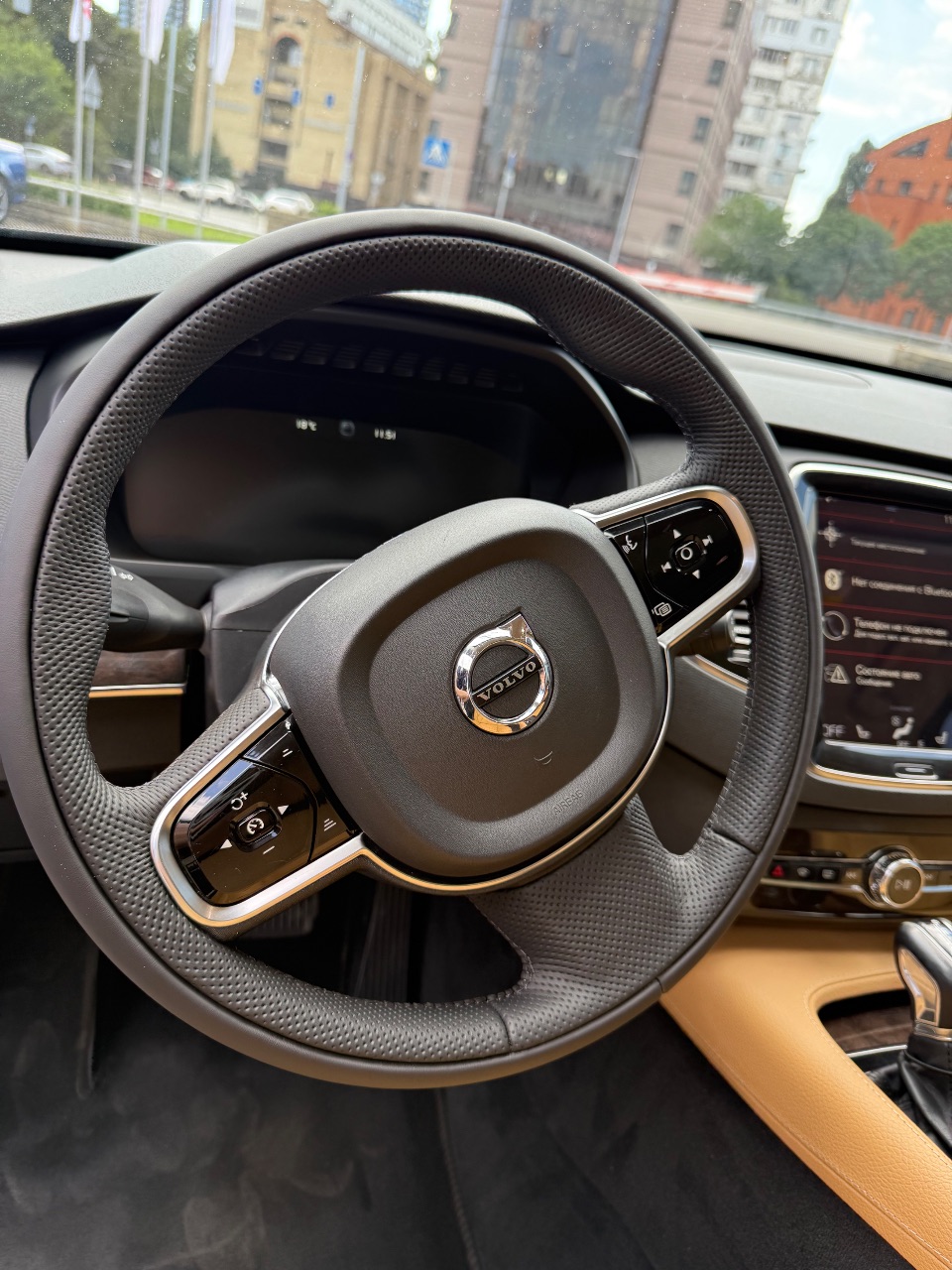 Volvo XC90 - фото 10
