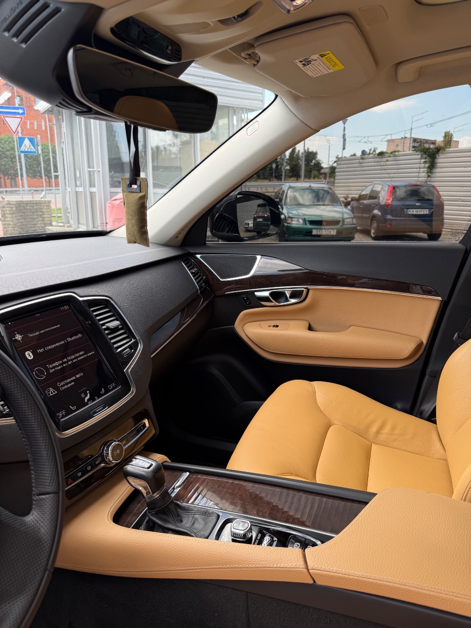 Volvo XC90 - фото 11