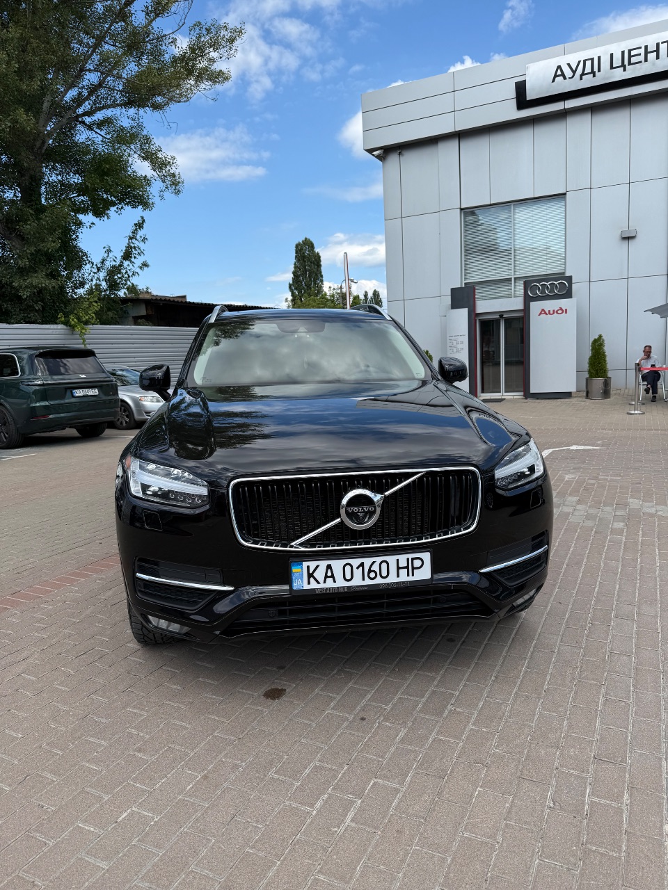 Volvo XC90 - фото 1