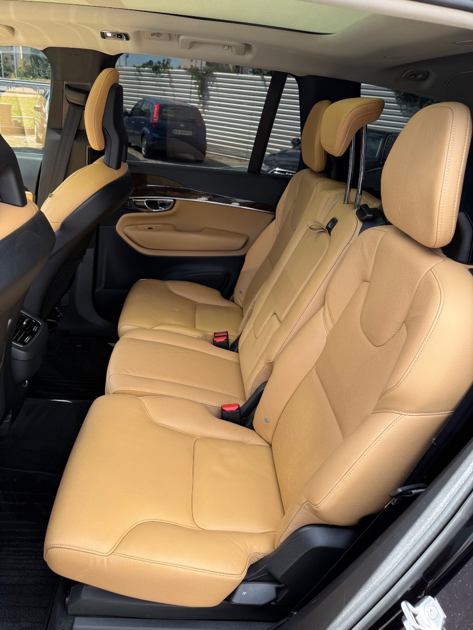 Volvo XC90 - фото 9