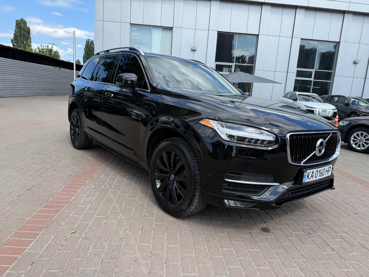 Volvo XC90 - фото 3