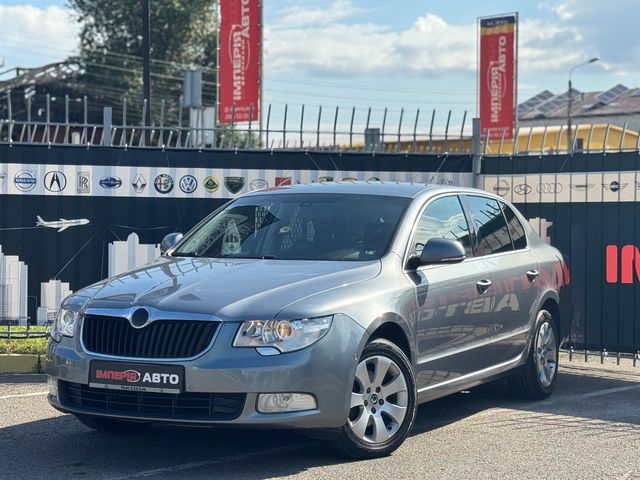 Skoda Superb - фото 1