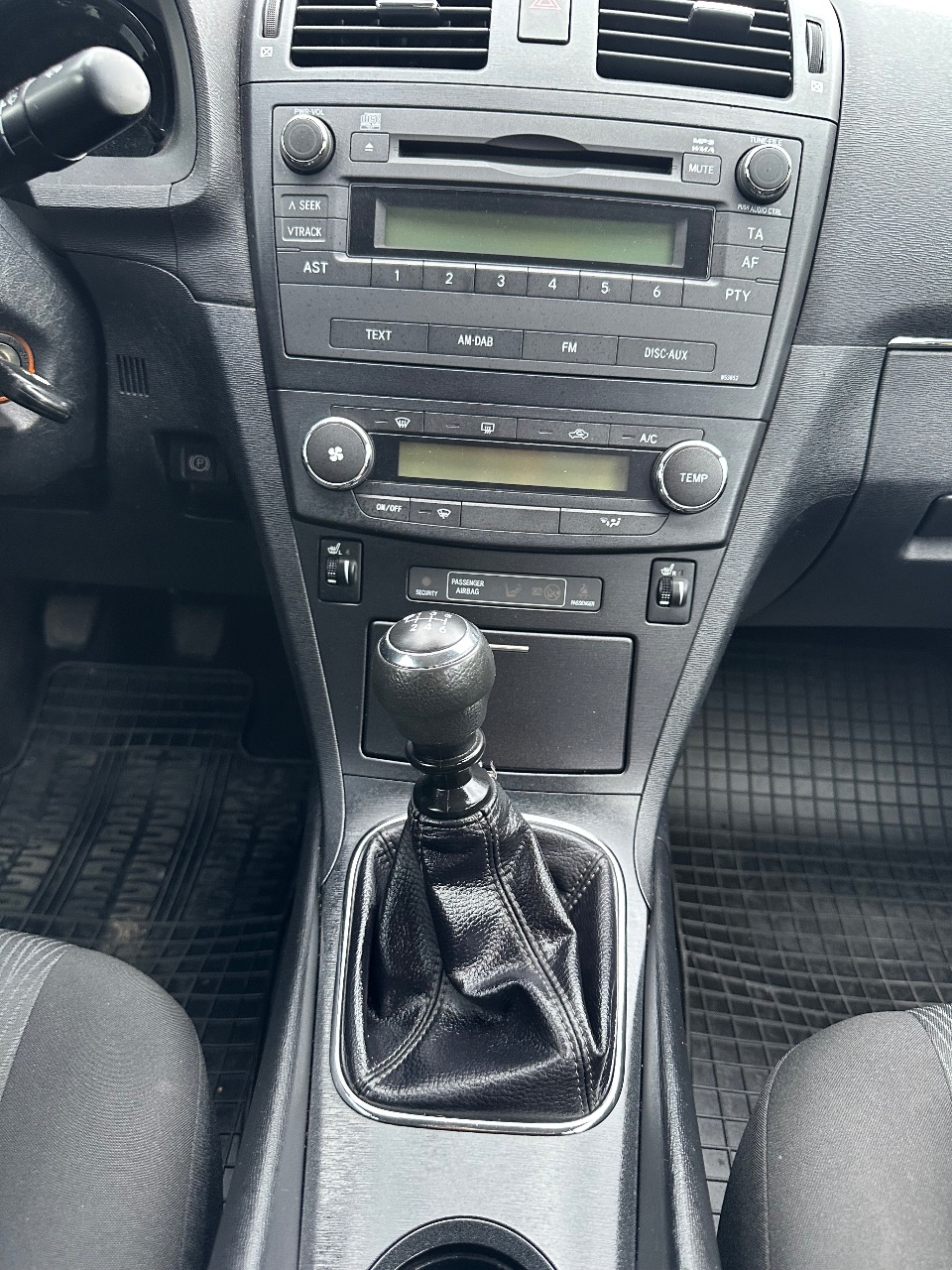 Toyota Avensis - фото 38