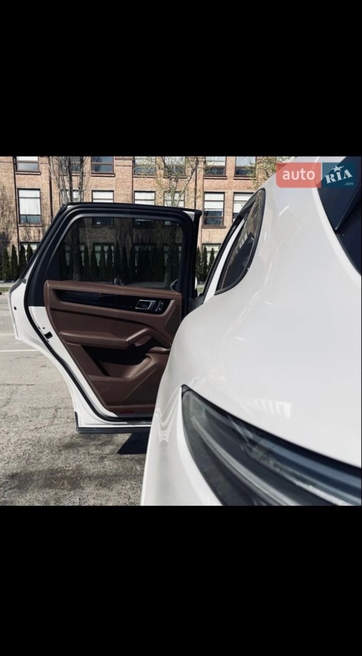 Porsche Cayenne - фото 16