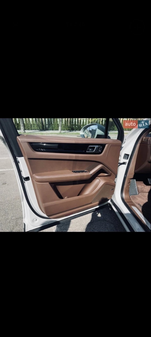 Porsche Cayenne - фото 14