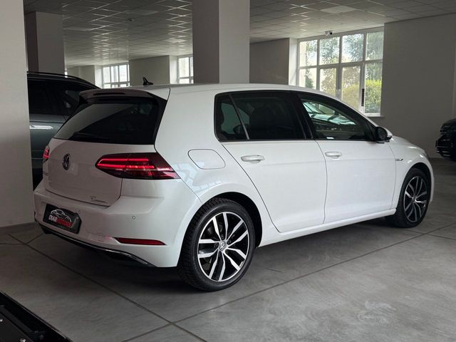 Volkswagen Golf - фото 2